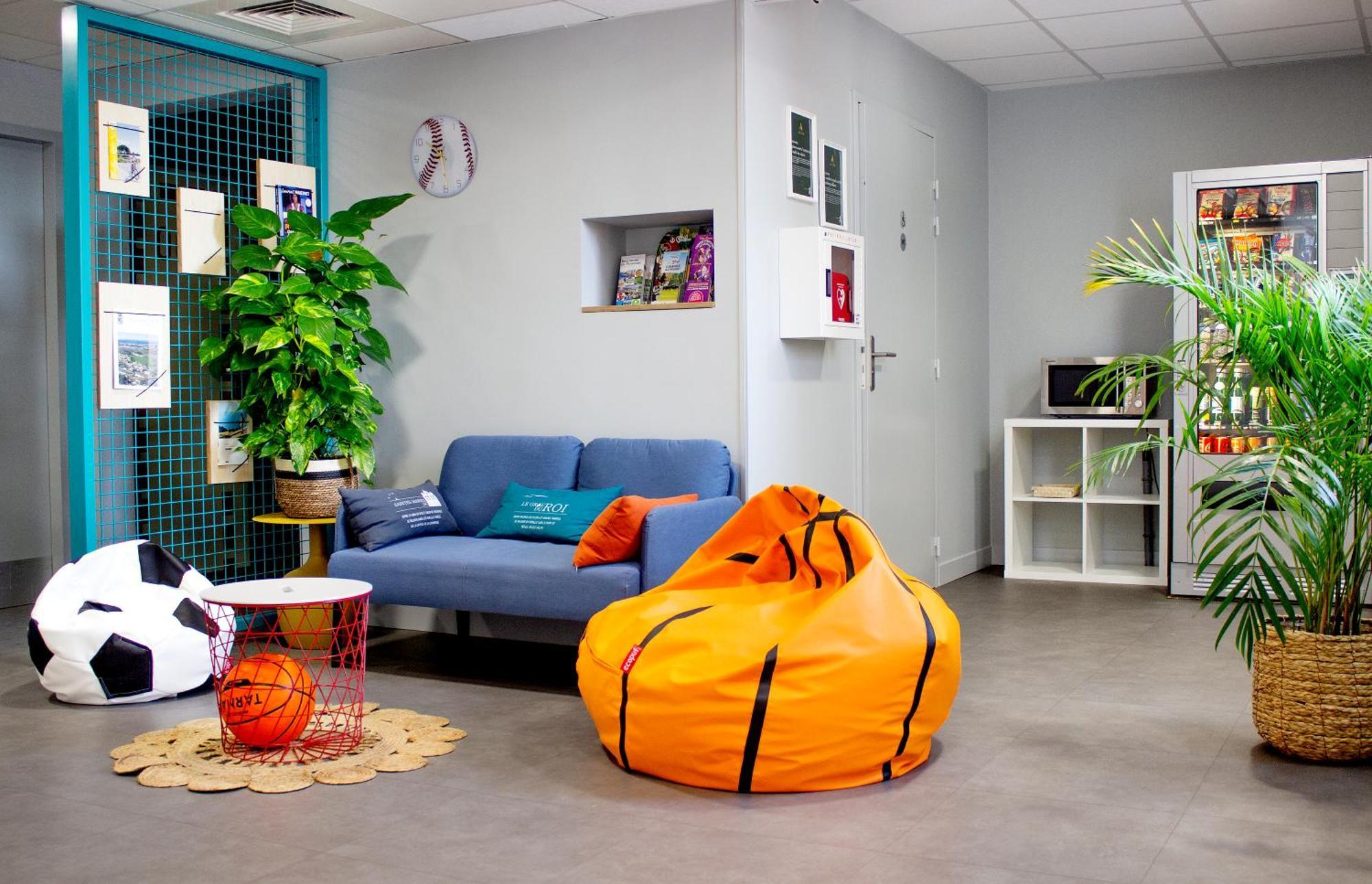 Ibis Budget Lunel Porte De Camargue Aimargues Exterior foto