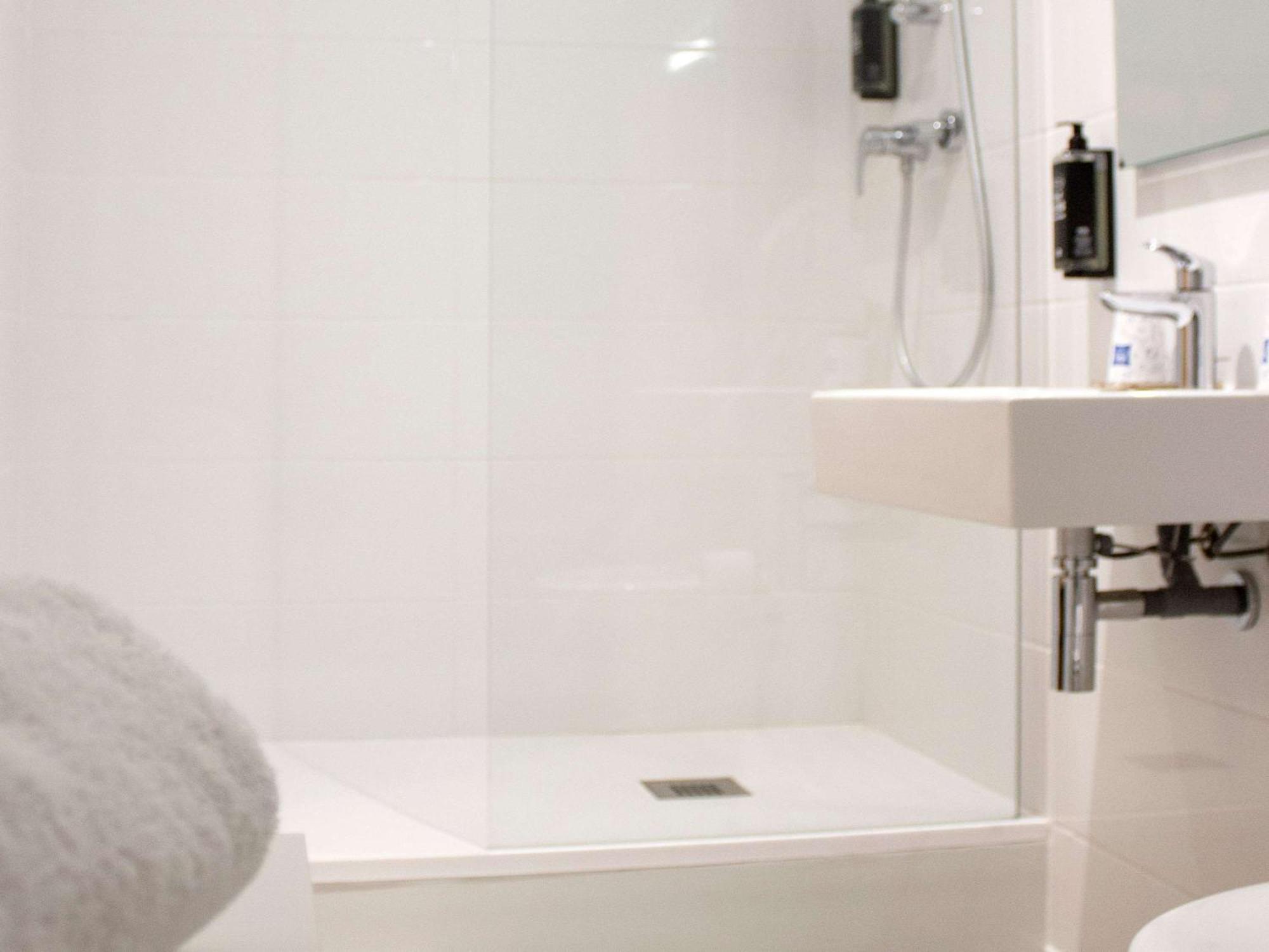 Ibis Budget Lunel Porte De Camargue Aimargues Exterior foto