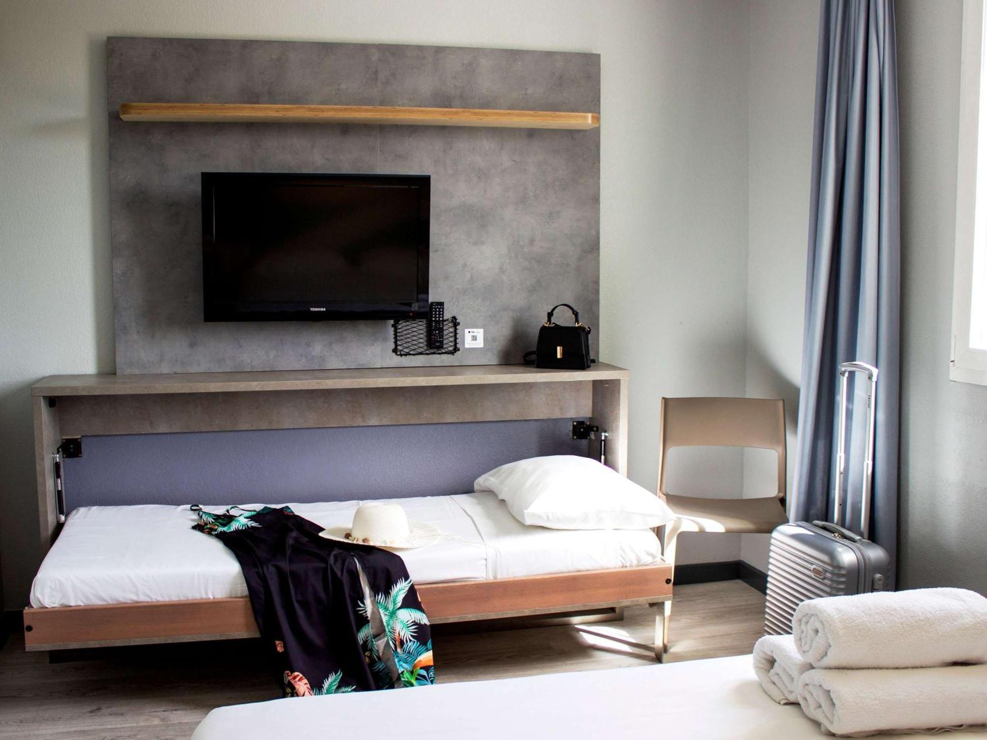Ibis Budget Lunel Porte De Camargue Aimargues Exterior foto