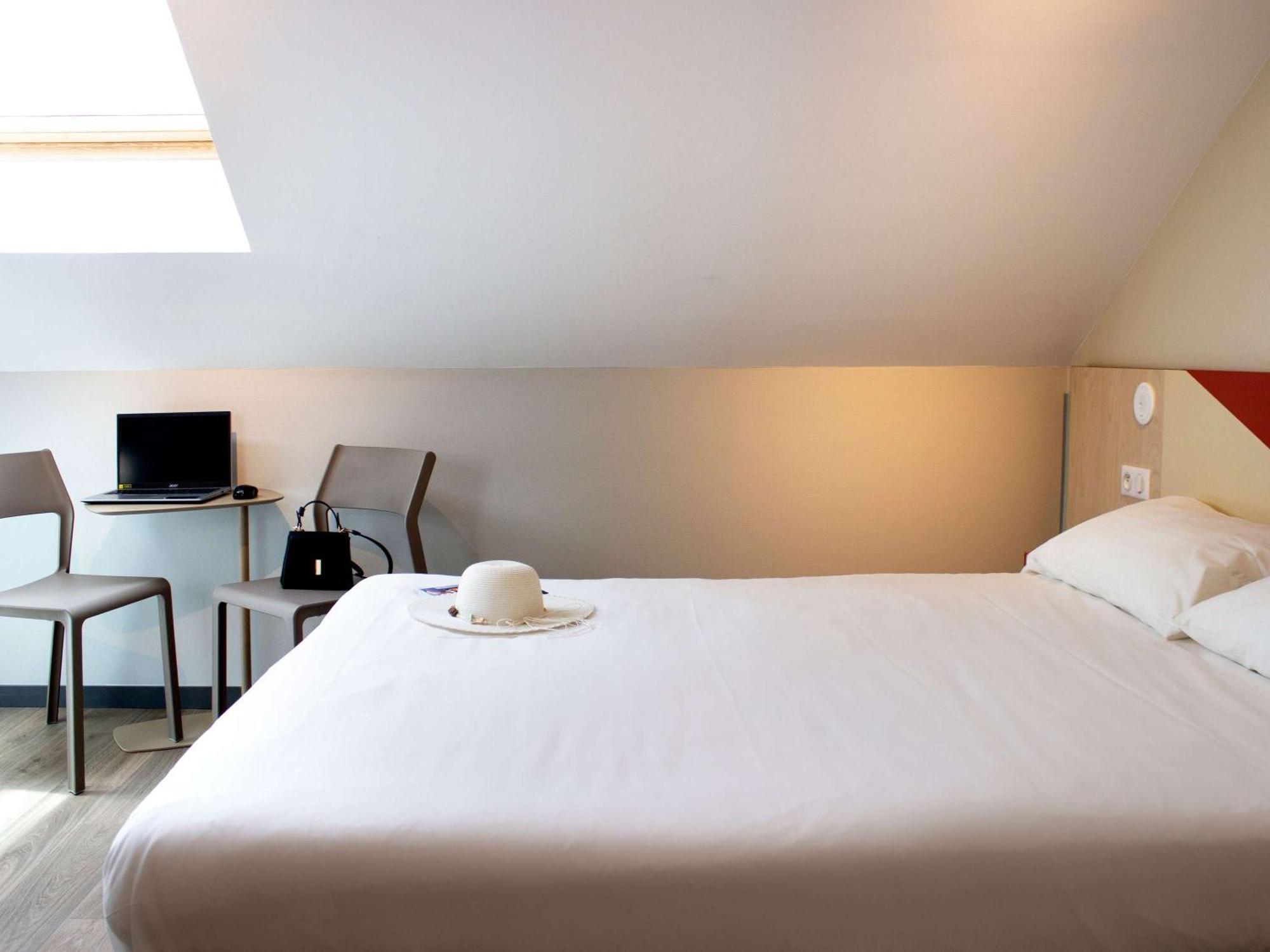 Ibis Budget Lunel Porte De Camargue Aimargues Exterior foto