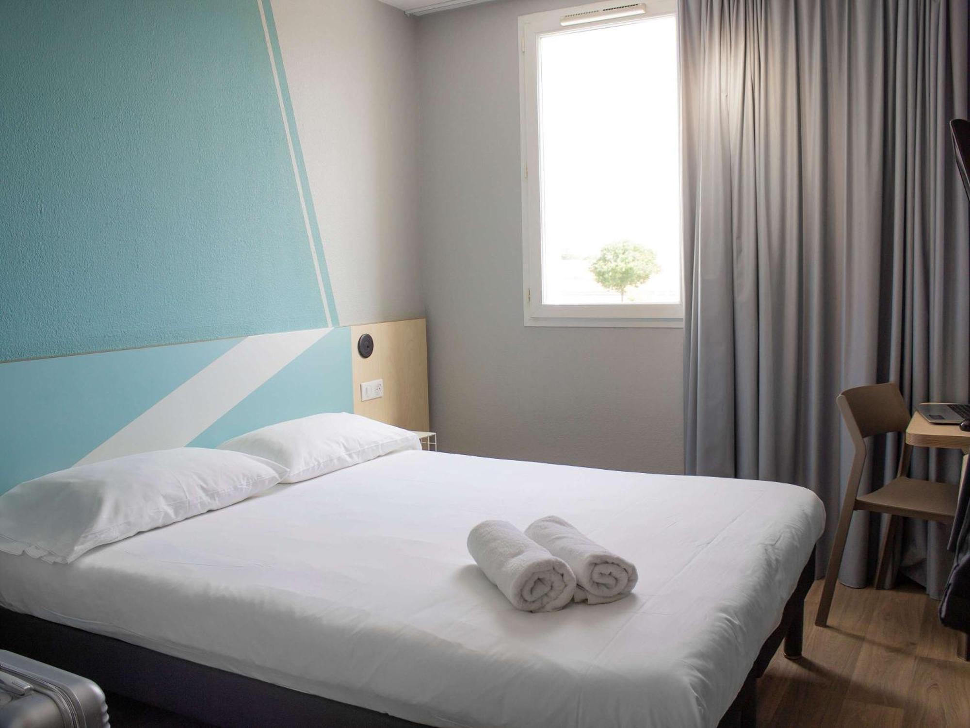 Ibis Budget Lunel Porte De Camargue Aimargues Exterior foto