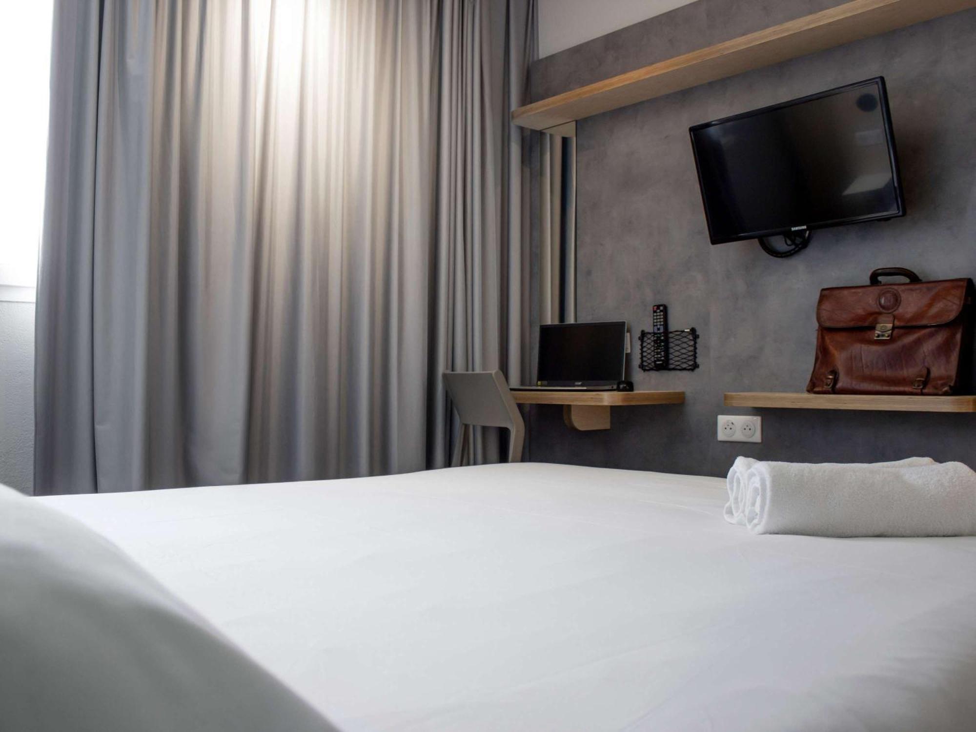 Ibis Budget Lunel Porte De Camargue Aimargues Exterior foto