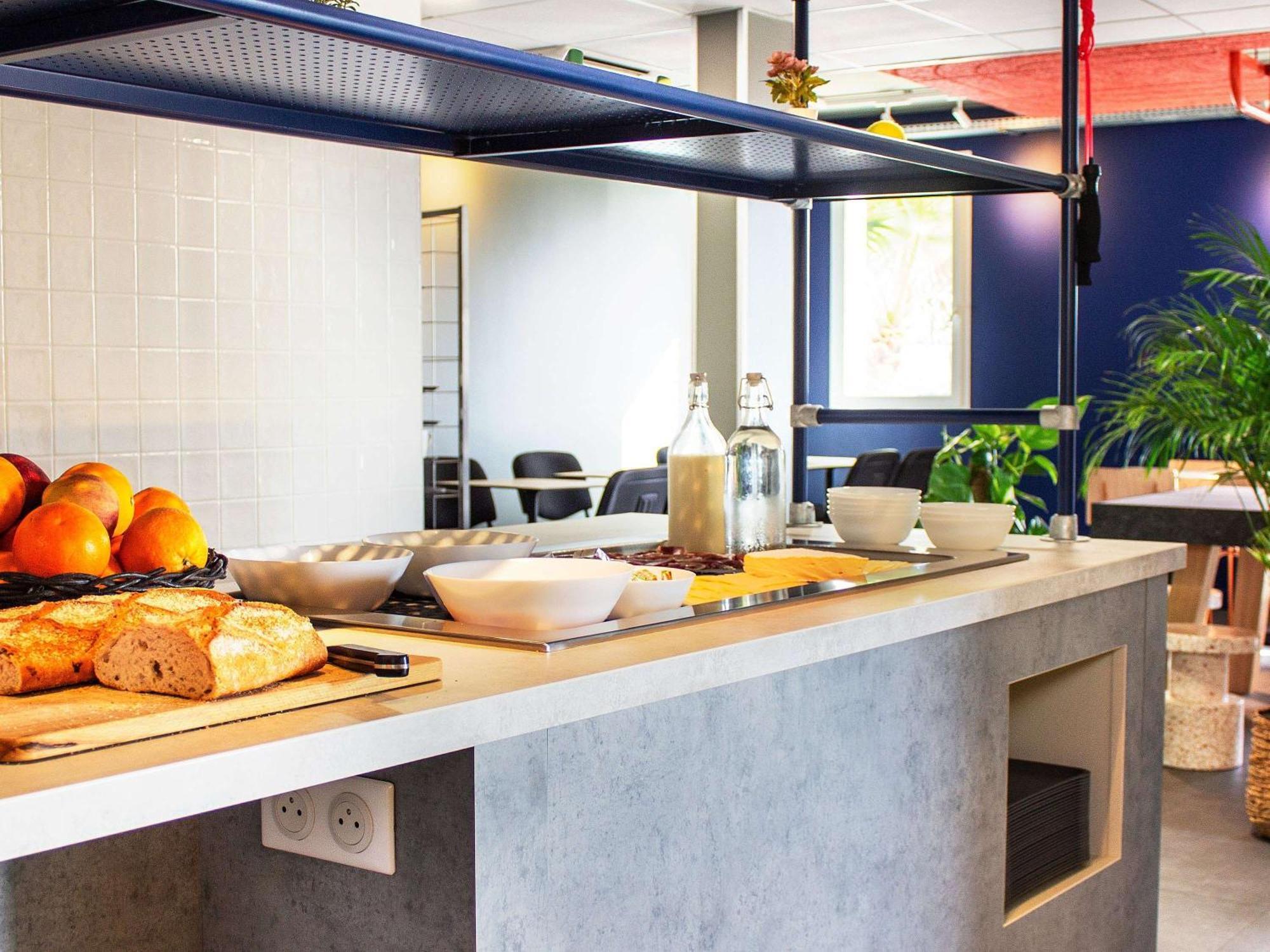 Ibis Budget Lunel Porte De Camargue Aimargues Exterior foto